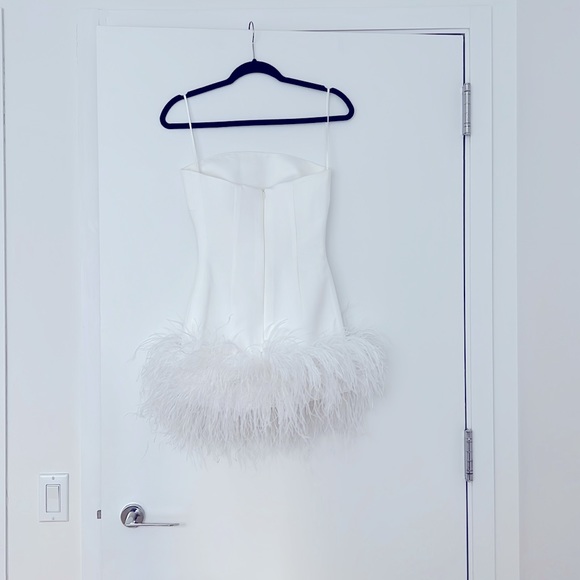 Bridal bachelorette white strapless feather trim dress - Picture 3 of 3